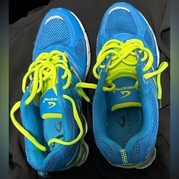 Gears Shoes - Gears Sneakers